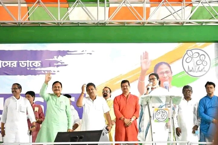 आसनसोल मे  तृणमूल सुप्रीमो ने जनसभा को  किया संबोधित