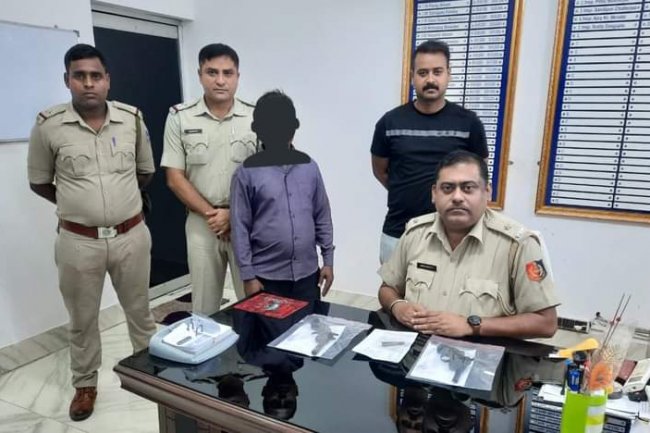 एक शातिर अपराधी पुलिस के गिरफ्त में 