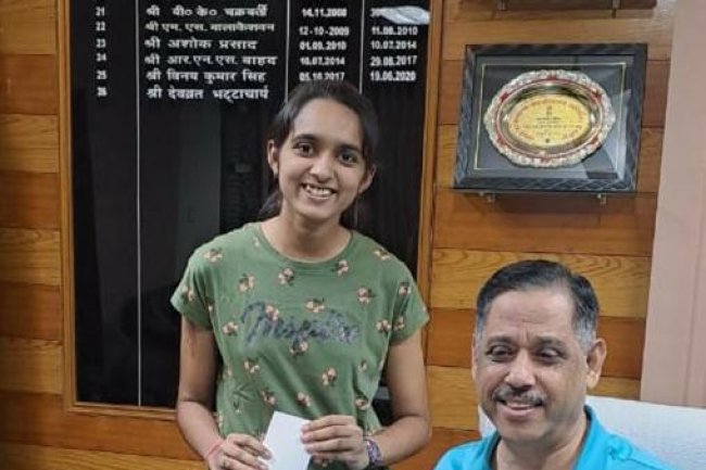 मिस ईशानी कर्पूर ने सी0बी0एस0ई की परीक्षा में 99.20 प्रतिशत अंक हासिल की 