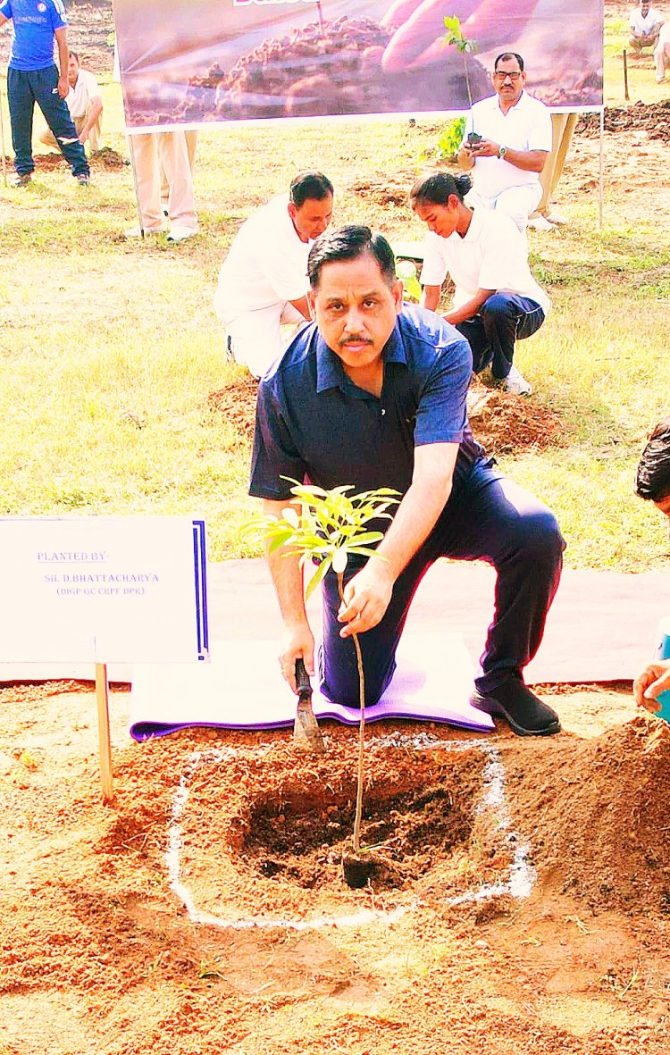 केन्द्रीय रिजर्व पुलिस बल दुर्गापुर, में वृहत वृक्षारोपण अभियान