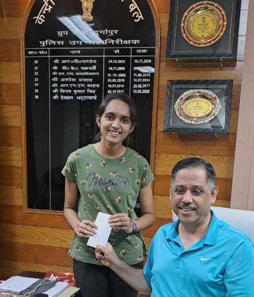 मिस ईशानी कर्पूर ने सी0बी0एस0ई की परीक्षा में 99.20 प्रतिशत अंक हासिल की 