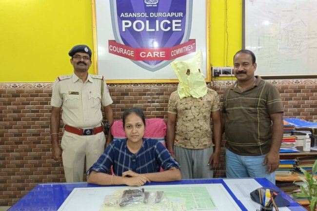 उखड़ा फाड़ी पुलिस ने हथियार के साथ एक अपराधी को पकड़ा  