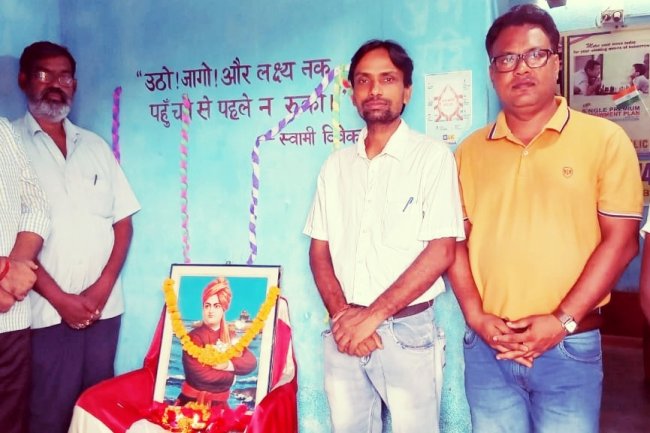 संस्था द्वारा स्वामी जी के सम्मान में कार्यक्रम आयोजत