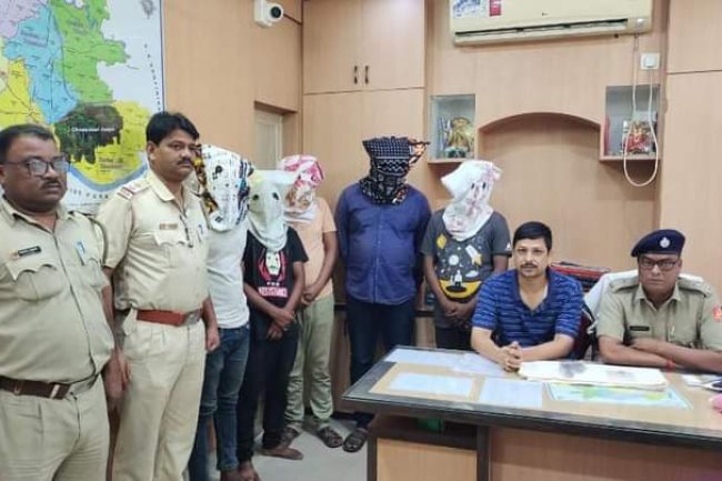 इलामबजार थाना पुलिस की सक्रियता से पांच शातिर गिरफ्तार
