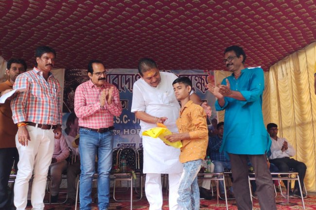 पांडेश्वर विधायक दिव्यांग बच्चों के संग बिताए कुछ पल