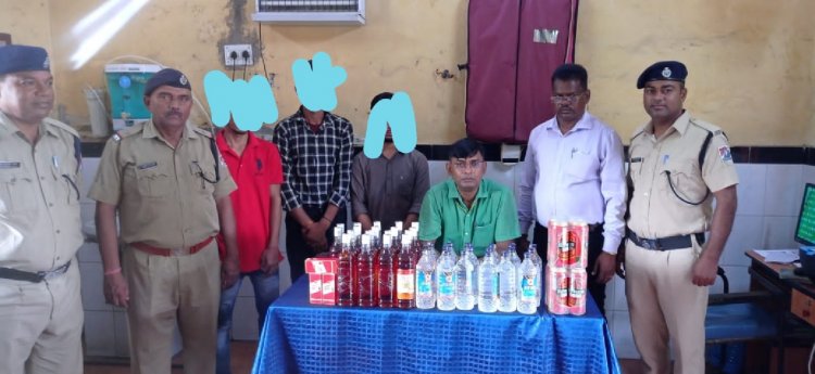 आरपीएफ की मुस्तैदी से शराब तस्कर गिरफ्तार