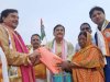 जमुड़िया विधायक की मानवता 5000 महिलाओं को वस्त्र वितरण