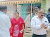 कर्ज न चुकाने पर अधिकारियों ने किया घर को सील