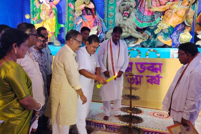 पश्चिम बंगाल में दुर्गापूजा की धूम