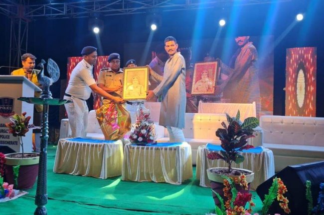 कमिश्नरेट कि पुलिस द्वारा वस्त्र वितरण एवं सम्मान समारोह