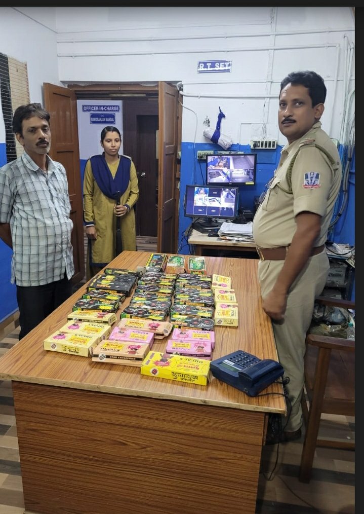 काली पूजा दीपावली को लेकर बाराबनी थाना पुलिस का जागरूकता अभियान