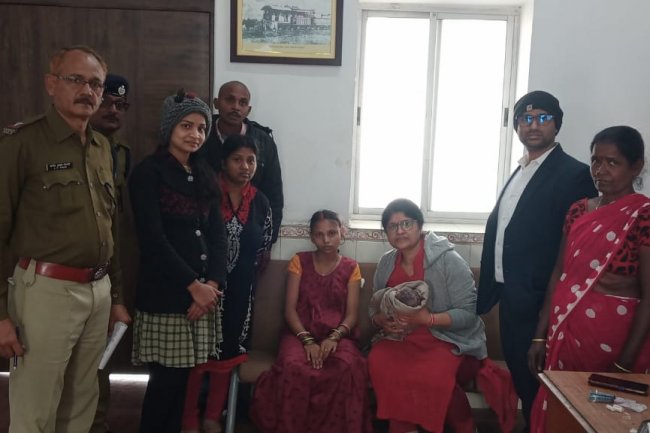 रेलवे ने बराकर के महिला प्रतीक्षालय में बच्चे को जन्म देने वाली एक गर्भवती माँ को सहायता प्रदान की