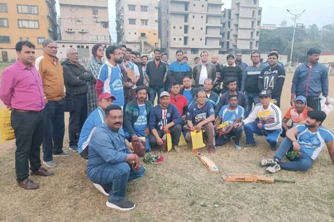 पश्चिम बर्दवान जिला प्रशासन एवं दुर्गापुर मीडिया के बीच क्रिकेट  मैच