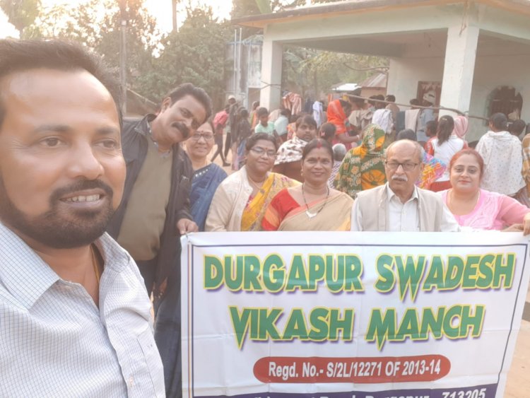 लोकप्रिय संस्था द्वारा जरूरतमंद लोगों में वस्त्र वितरण 