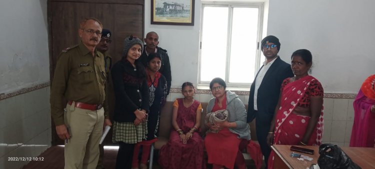 रेलवे ने बराकर के महिला प्रतीक्षालय में बच्चे को जन्म देने वाली एक गर्भवती माँ को सहायता प्रदान की