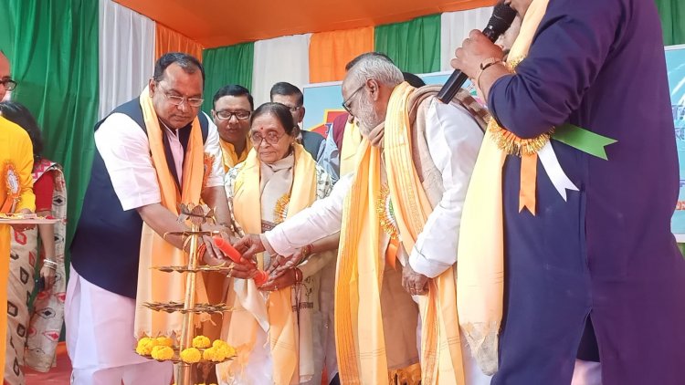 स्कूल ने अपना स्वर्ण जयंती समारोह मनाया