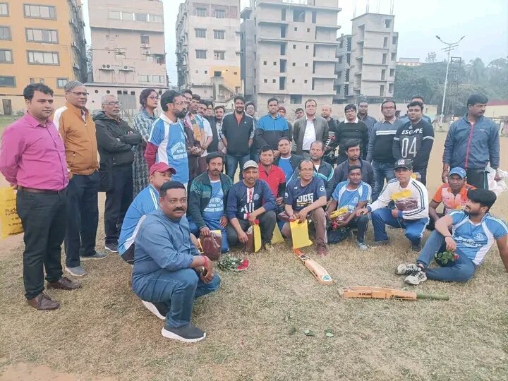 पश्चिम बर्दवान जिला प्रशासन एवं दुर्गापुर मीडिया के बीच क्रिकेट  मैच
