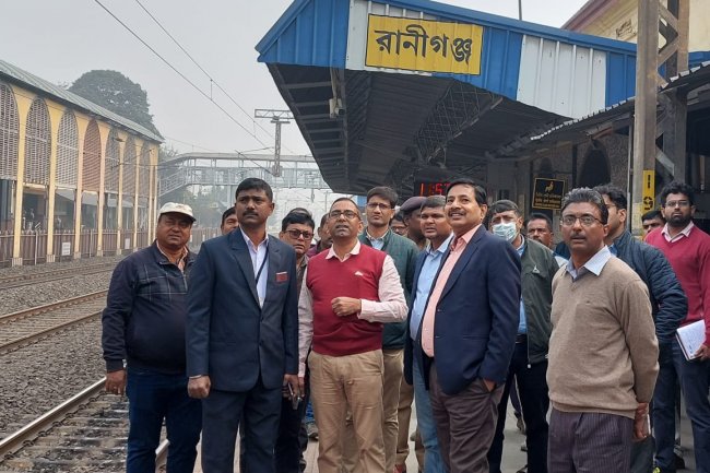 मंडल रेल प्रबंधक आसनसोल द्वारा आसनसोल मंडल के कालीपहाड़ी और रानीगंज स्टेशनों का निरीक्षण