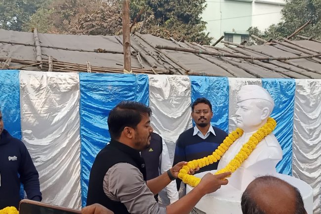 सम्मान के संग पालन किया गया नेताजी का जन्म जयंती दिवस