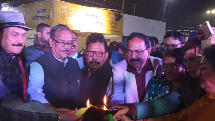 दुर्गापुर कल्पतरु  मेले का विधिवत उद्घाटन राज्य के मंत्री मलय घटक ने किया