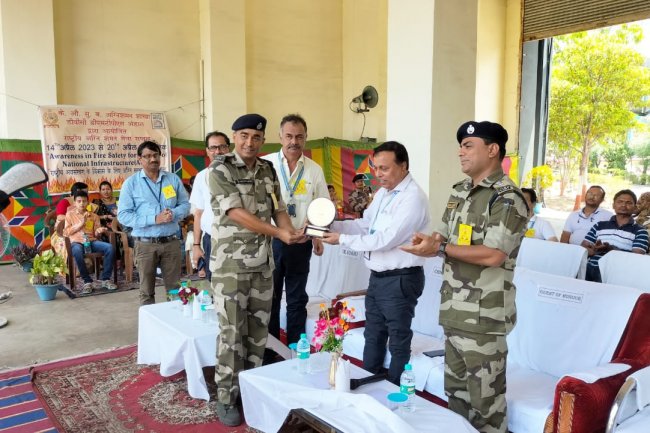 सीआईएसएफ इकाई डीएसटीपिएस अंडाल के अग्नि शमन शाखा द्वारा राष्ट्रीय अग्नि शमन सेवा सप्ताह का समापन समारोह आयोजित किया गया