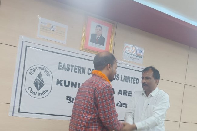 कुनुस्तोड़िया क्षेत्र के महाप्रबंधक ने किया नवागत प्रबंधन प्रशिक्षु का स्वागत 