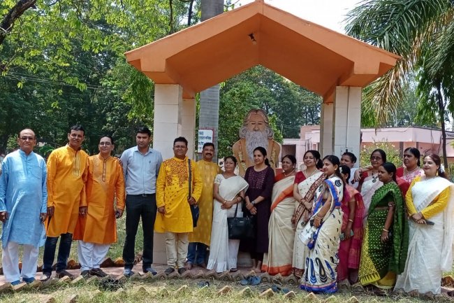 कुनुस्तोड़िया क्षेत्र में धूमधाम से मनी रवीन्द्र जयंती 