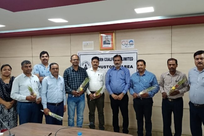 कुनुस्तोड़िया क्षेत्र में आगत नये अधिकारियों का स्वागत 