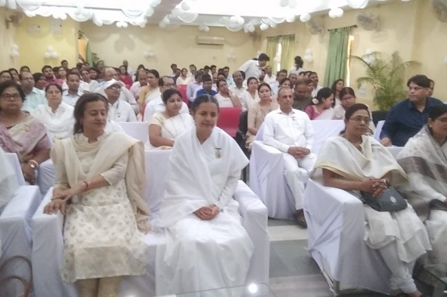 क्रोध से शांति और संकट में शांति विषय पर एक सेमिनार का आयोजन