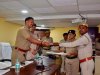 कार्यरत पुलिसकर्मियों को दिए गए चश्मे