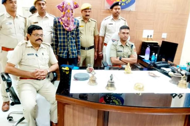 पुलिस ने मंदिर चोरी कांड का किया खुलासा आरोपी गिरफ्तार