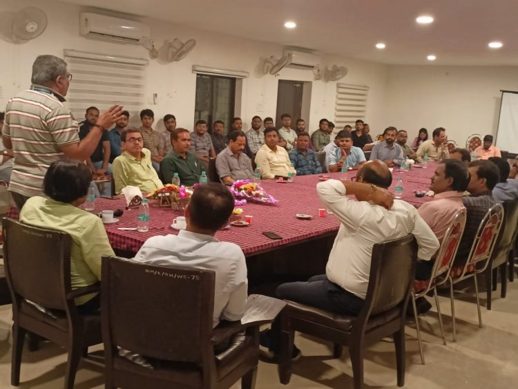 वेतन विसंगति को लेकर सीएमओएआई की बैठक संपन्न 
