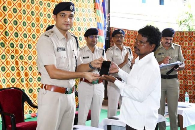 बांकुड़ा पुलिस की योजना ख़ोज से 523 मोबाइल बरामद किये गये