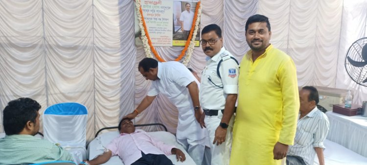 पिता के श्राद्ध के दिन बेटियों ने किया रक्तदान