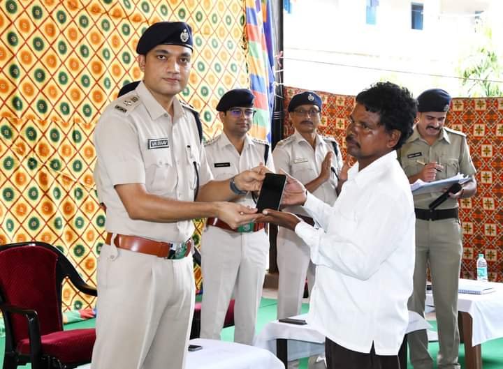 बांकुड़ा पुलिस की योजना ख़ोज से 523 मोबाइल बरामद किये गये
