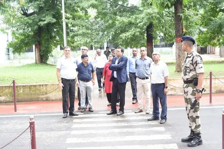प्रभारी निदेशक ने डीएसपी अस्पताल सुविधाओं का दौरा किया