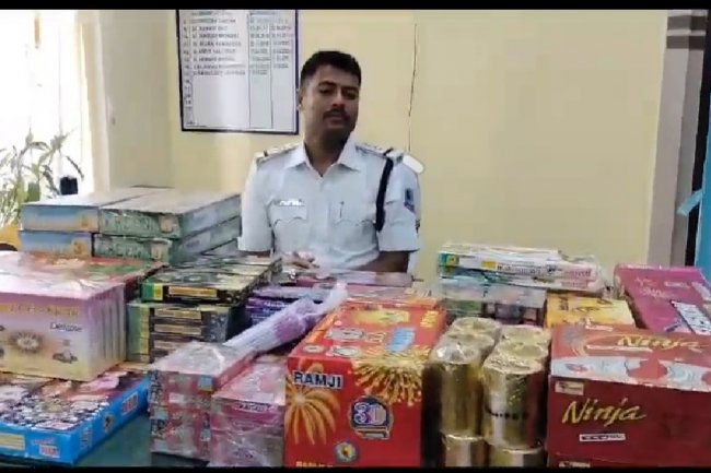 एनटीपीएस थाना पुलिस ने भारी मात्रा में प्रतिबद्ध पटाखे किये बरामद 