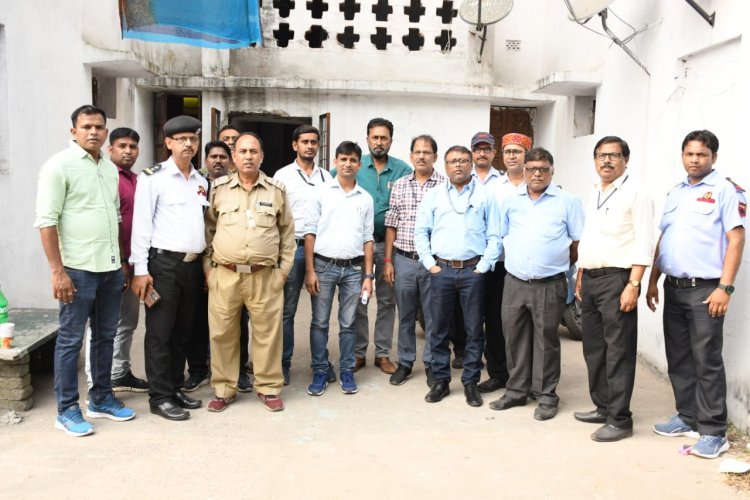 पुलिस कि मदद से आईएसपी के आवासों पर अनाधिकृत कब्जा हटाने कि मुहिम