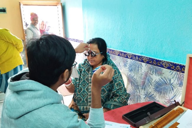 जय बालाजी इंडस्ट्रीज का निशुल्क नेत्र जांच शिविर