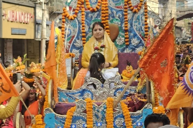 कलश यात्रा के साथ श्रीमद्भ भागवत कथा का शुभारम्भ भक्तो में दिखा उत्साह