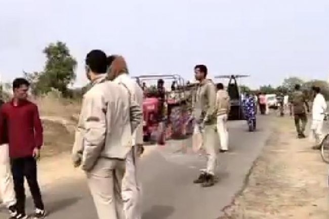 अवैध कोयले से लदे दर्जनों गाड़ियों को पुलिस ने जप्त किया 