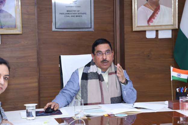 केंद्रीय कोयला खान और संसदीय कार्य मंत्री श्री प्रल्हाद जोशी ने कोल इंडिया लिमिटेड की तीन सीएसआर पहलों का उद्घाटन किया