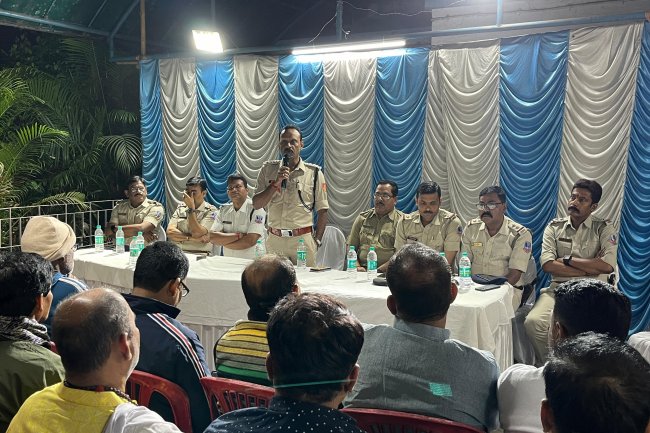 थाना परिसर में शांति समिति की बैठक