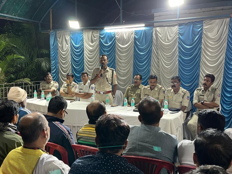 थाना परिसर में शांति समिति की बैठक
