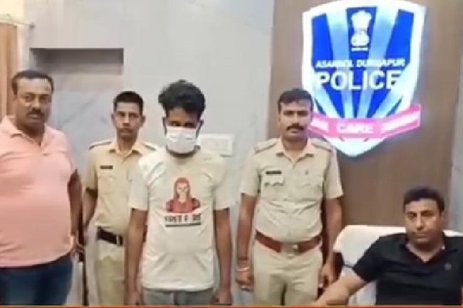 जमुड़िया थाना की सफलता नाका चेकिंग के दौरान अग्निअस्त्र बरामद 