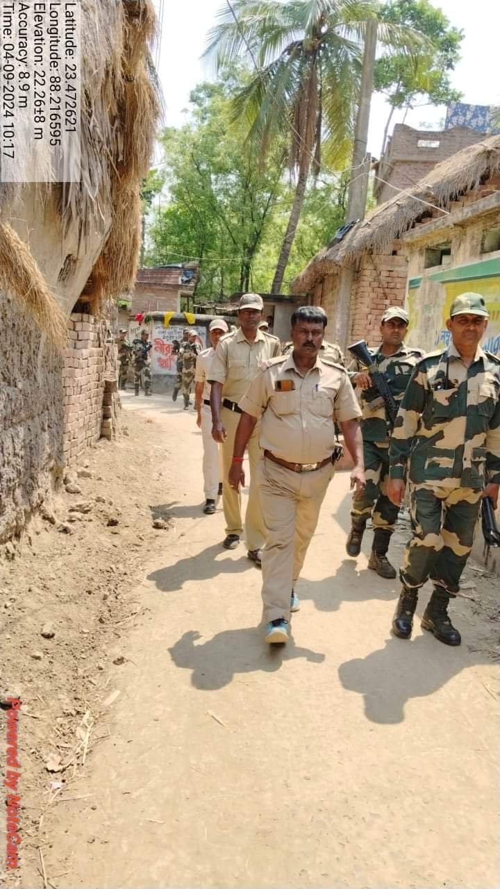 शांतिपूर्ण चुनाव के लिए जवानों का रूट मार्च