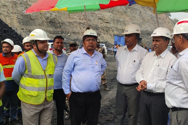 कोल इंडिया लिमिटेड के अध्यक्ष ने किया ईसीएल की नारायणकुड़ी हाईवाल माइनिंग परियोजना का दौरा 