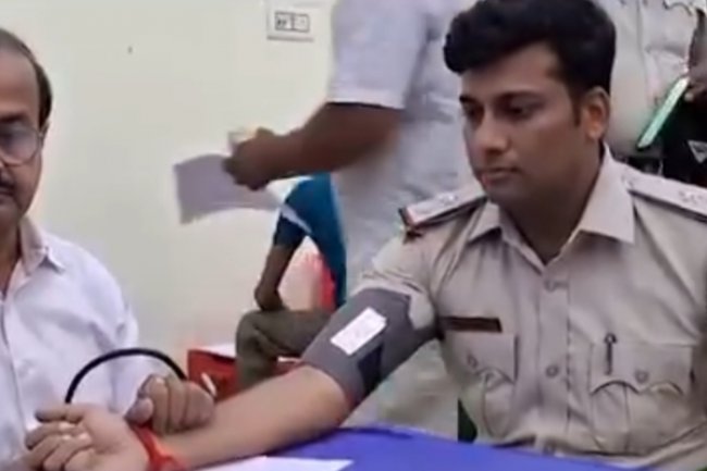 दुबराजपुर थाना पुलिस का रक्तदान शिविर 