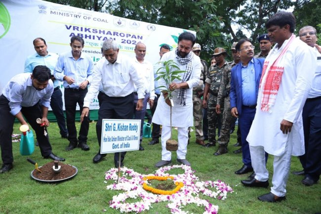 ईसीएल में 25 जुलाई 2024 को माननीय केंद्रीय कोयला और खान मंत्री श्री जी किशन रेड्डी द्वारा वीसी के माध्यम से वृक्षारोपण अभियान 2024 का शुभारंभ किया गया