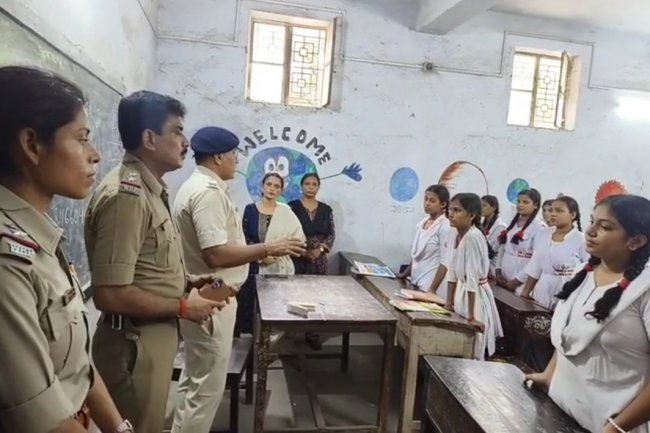 साकतोड़िया फाड़ी पुलिस का जागरूकता अभियान